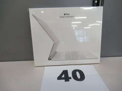 Nr._040_1_Apple_i_Pad__Magic_Keyboard__neu__Mindestgebot_200_Euro_01.JPG