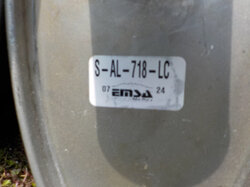  Nr._S04_5_Posten_mit_99_universellen_Schalldämpfern_für_6_Zylinder_EMSA_S_AL_718_LC_mexikanische_Herstellung_Mindestgebot_1000_Euro.JPG