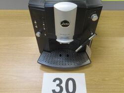 Nr._030_Kaffeemaschine_Jura_Impressa_E180_gebraucht_Mindestgebot_30_Euro_01.JPG