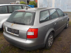 Nr._041_3_Audi_A4_8E_Avant.JPG