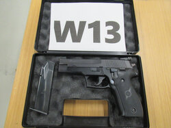  W13_Pistole_Sig_Sauer_Mod._226_Kal._9mm_Luger_01.JPG