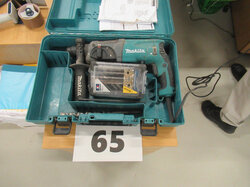  Nr._065_1_Bohrhammer__MAKITA_mit_Koffer_80_Euro_01.JPG