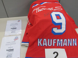 Nr._002__6_Eishockey_Trikots__gebraucht__teils_mit_zertifikat__Mindestgebot_150_Euro_01.JPG