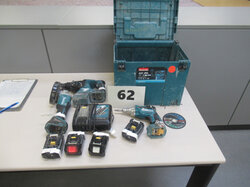 Nr._062__1_Kiste_Makita__Bohrhammer__Akku_Schrauber__Flex__Akkus__gebraucht_Mindestgebot_100_Euro_01.JPG
