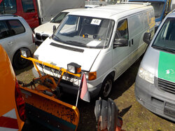  Nr._048_1_VW_T4_mit_Schneeschild.JPG