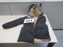 Nr._163__Burberry_Damen__Winterjacke__gebraucht__Mindestgebot_500_Euro_01.JPG