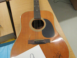  Nr._149_1_Gitarre_akustik_gebraucht_25_Euro_01.JPG