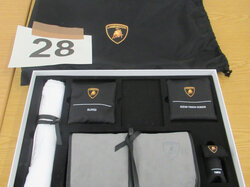  Nr._028_Lamborghini_Pflegeset_neu__Mindestgebot_50_Euro_01.JPG