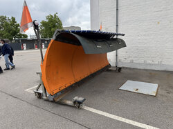 Nr._26_04_Schneeräumschild_Schmidt_Tarron_Mindestgebot_850_Euro.JPG