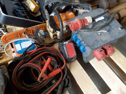 Nr._S08_04_Posten_mit_Baustellen_Inventar_Mindestgebot_1000_Euro.JPG