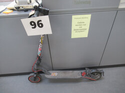 Nr._096__1_E-Scooter__Bremse_ohne_Funktion__gebraucht__Mindestgebot_10_Euro_01.JPG