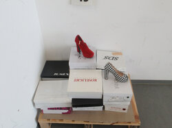 Nr._015__17_Paar_Damen_Schuhe__Gr._36__neuwertig__Mindestgebot_100_Euro_01.JPG
