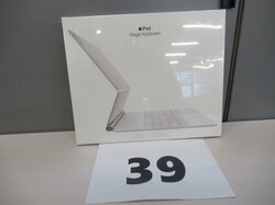 Nr._039_Apple_i_Pad__Magic_Keyboard__neu__Mindestgebot_200_Euro_01.JPG